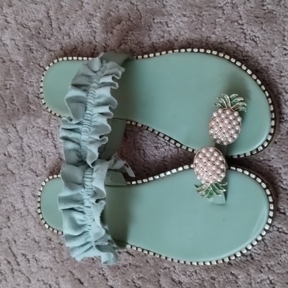 Women's pineapple shoes, sage green in color, fair condition, really cute